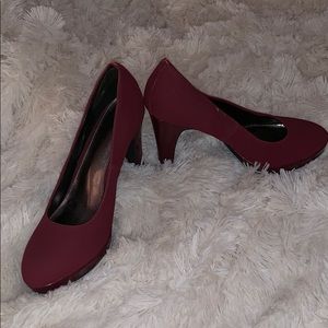 Maurices burgundy Heel